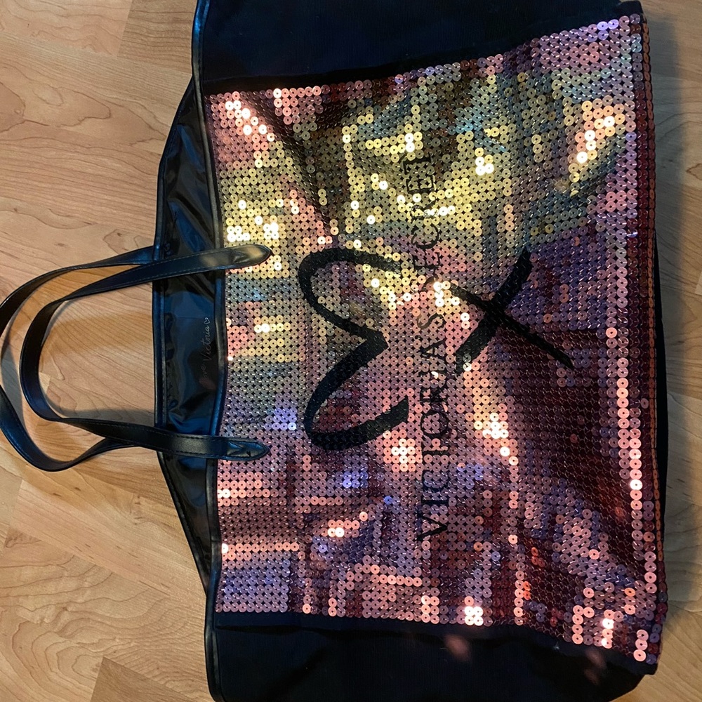 Victoria’s Secret Medium Sized Tote Bag w/ Pocket